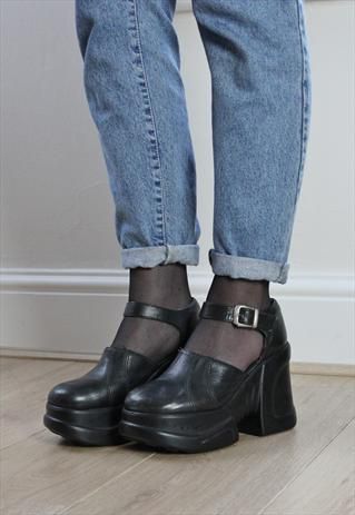 Fashion Guys, 90s Shoes, Womens Black Booties, Shoes Photography, Women Flats, Business Shoes, Balenciaga Shoes, Gothic Punk, Shoes Heels Pumps