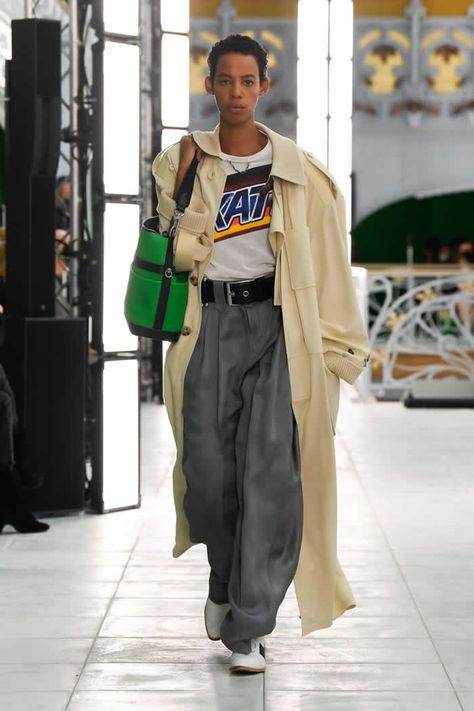 Louis Vuitton Ready To Wear Spring Collection 2021 Louis Vuitton Ready To Wear, Cool Street Fashion, Mode Fashion, Mens Street Style, Spring Collection, Percy Jackson, Paris Fashion Week, Streetwear Fashion, High Fashion