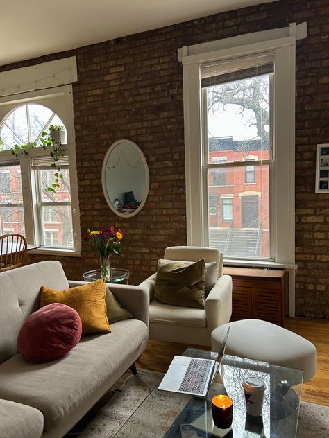 Exposed brick apartment #Chicago #mcm #boldcolors #charmingdesign Exposed Brick Nyc Apartment, Nyc Brick Apartment Aesthetic, Chicago Aesthetic Apartment, Brick Apartment Aesthetic, Apartment Exposed Brick, Brick Wall Apartment, Exposed Brick Apartment, Kansas City Apartments, Apartment Chicago