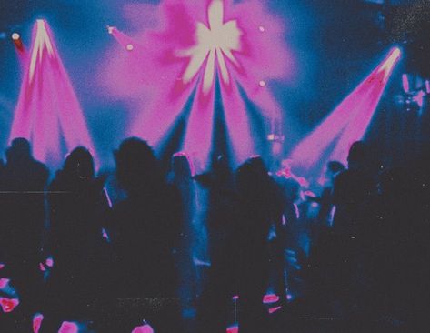 Blurred Party Aesthetic, 90s Underground Rave Aesthetic, Euphoric Feeling Aesthetic, 2000s Rave Aesthetic, Rave Core Aesthetic, Underground Rave Aesthetic, Spotify Wallpapers, Formal Themes, Rave Core