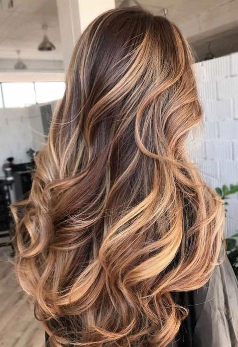 balayage miel sur cheveux châtain foncé idées Brownish Hair, Brown And Blonde, Rambut Brunette, Golden Brown Hair, Brown Ombre Hair, Balayage Blonde, Spring Hair Color, Brown Hair With Blonde Highlights, Hair Color Light Brown