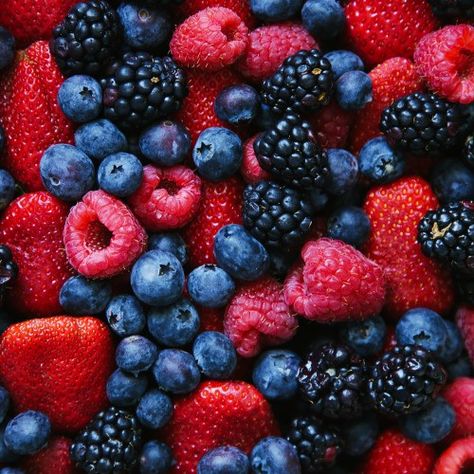 Beautiful Berries Juice Plus Berry Capsules, Berries Photography, Fruits Photos, Beautiful Days, Fruits Images, Fruit Wallpaper, Fruit Photography, Juice Plus, Beautiful Fruits