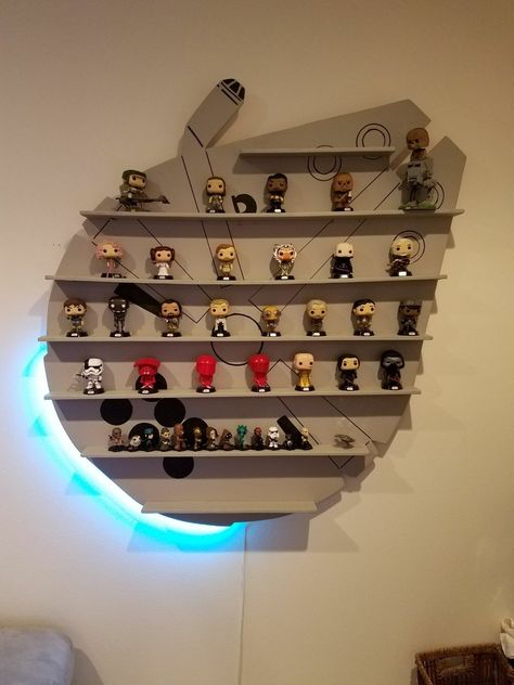 Funko Pop shelving for Star Wars collection.  DIY Millennium Falcon Funko Display Ideas, Star Wars Kids Room, Star Wars Furniture, Funko Pop Shelves, Funko Pop Display, Geek Room, Star Wars Bedroom, Nerd Room, Star Wars Room