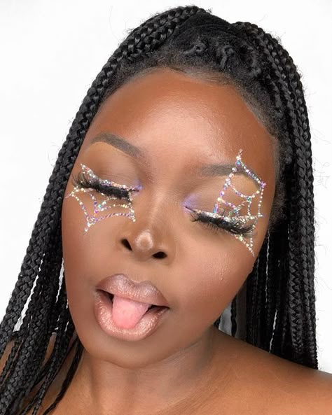 Spider Web Makeup, Maquillage Halloween Simple, Spider Makeup, Halloweenský Makeup, Holloween Makeup, Rhinestone Makeup, Cute Halloween Makeup, Halloween Beauty, Halloween Makeup Pretty