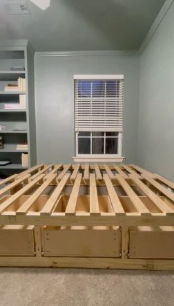 DIY Extendable Daybed, Twin to King – Rach Creates A Home Pull Out Daybed, Extendable Daybed, Queen Daybed, Diy Twin Bed, Daybed Twin, Pop Up Trundle, Trundle Bed Frame, Diy Daybed, Furniture Sliders