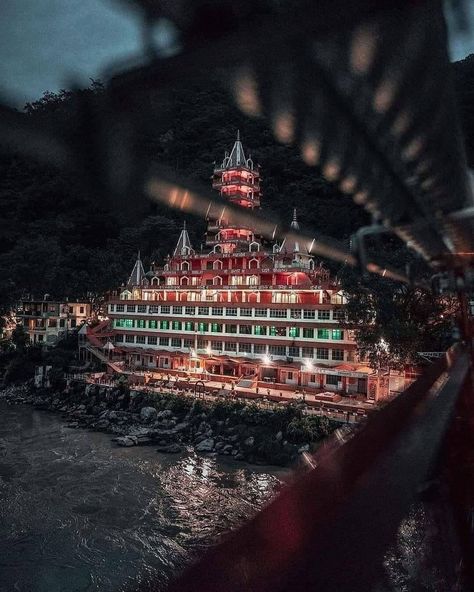 Photographers Gallery, Golden Temple, Amazing Photo, Night View, Rishikesh, Beautiful Picture, Instagram Accounts, Be Happy, Beautiful Pictures