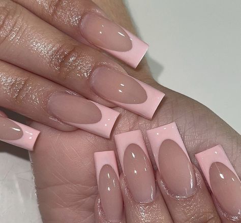 Square Acrylic Nails Diamonds, Mid Length Nail Ideas, Nails Light Pink Design, Buchi Fresa Nails, Light Pink French Tip, Pink Frenchies, Light Pink Acrylic Nails, Pink Tip Nails, Pink French Nails