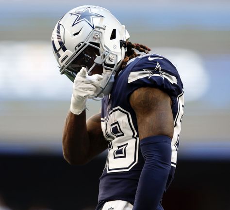 Ceedee Lamb first down celebration too tuff Football Aesthetics, American Football Cleats, Football Swag, Florence Oregon, Football Clips, Dallas Cowboys Images, Dallas Cowboys Decor, Cowboys Wallpaper, Ceedee Lamb