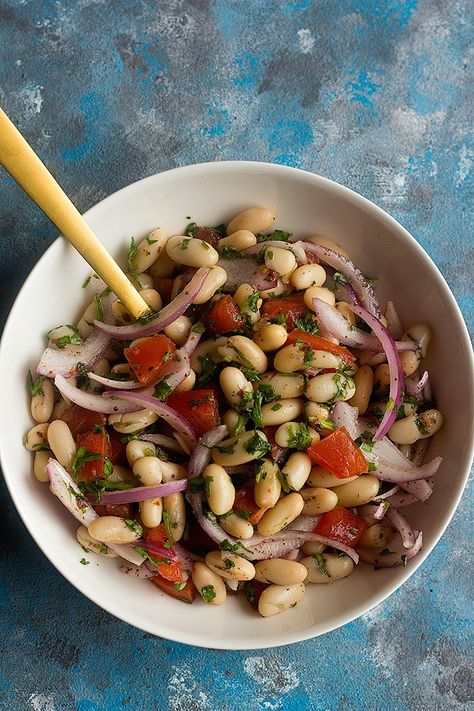 فاصوليا بيضاء, Mediterranean Salads, White Bean Salad Recipes, Homemade Potato Salads, Tabbouleh Salad, Perfect Salad, White Bean Salad, Doner Kebab, Bean Salad Recipes