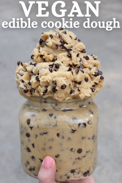 Vegan Cookie Dough Recipe, Vegan No Bake Cookies, Cookie Dough Vegan, Edible Chocolate Chip Cookie Dough, No Bake Cookie Dough, Vegan Cookie, Vegan Cookie Dough, Sans Gluten Sans Lactose, Cookie Dough Recipes