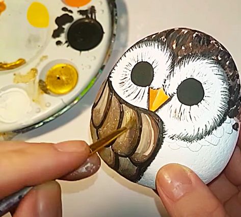 Owl Rock Painting, Paint Owl, Owl Rocks, Beautiful River, Rock Painting Tutorial, Diy Rock Art, Painted Rock Animals, Mandala Rock Art, Rock Painting Ideas