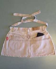 1000+ ideas about Waitress Apron on Pinterest | Aprons, Cute ... Jean Apron, Garden Apron, Waitress Apron, Utility Apron, Diy Apron, Denim Projects, Waist Apron, Recycled Jeans, Gardening Apron