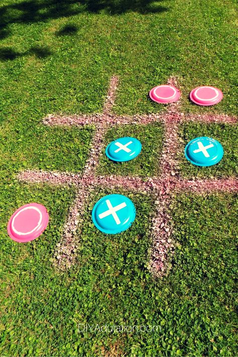 Giant Backyard Frisbee Tic-Tac-Toe Giant Backyard, Outdoor Party Games, Outside Games, Fest Temaer, Idee Babyshower, Easter Games, Family Fun Games, Yard Games, Backyard Games