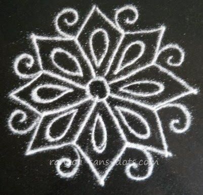 Mini Rangoli Designs, Simple Dot Kolam Designs, Simple Small Rangoli, Simple Rangoli Kolam Designs With Colour, Rangoli With Colours, Mini Kolam, Dots Kolam Simple, Jhoti Design, Alpana Designs