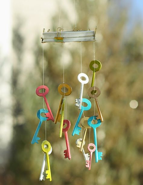 Diy Skeleton, Carillons Diy, Wind Chimes Homemade, Key Crafts, Hantverk Diy, Wind Chimes Craft, Diy Wind Chimes, Old Keys, Skeleton Keys