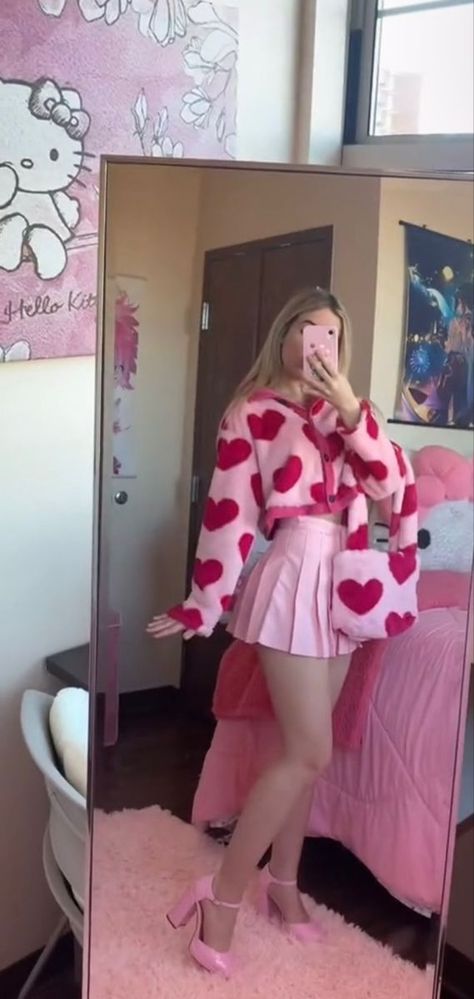 Heart Clothes Aesthetic, Heartcore Outfit, Pink And Red Outfit Aesthetic, Love Core Outfits, Love Core Aesthetic Outfits, Bubblegum Outfits, Lovecore Aesthetic Outfit, Barbie Outfit Ideas For Women, Barbie Aesthetic Outfit