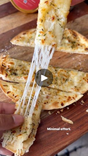 Bread Flavors, Cheese Breadsticks, Recipes Tortilla, Horderves Appetizers, Keto Fried Chicken, Cheesy Garlic Bread, Seasoning Salt, Garlic Cheese, Easy Eat