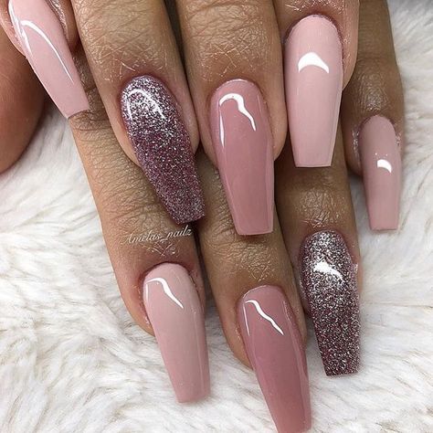 Same Old Love👄 How’s your celebrity crush?👇🏼🤩 - Follow @nailfetishh for more!💅🏼 - 📸:@amelas_nailz - #nailpro #naildesign #squarenails… Mauve Nails, Stiletto Nail Art, Fall Acrylic Nails, Coffin Nails Long, Nail Designs Glitter, Coffin Nails Designs, Fancy Nails, Best Acrylic Nails, Gorgeous Nails