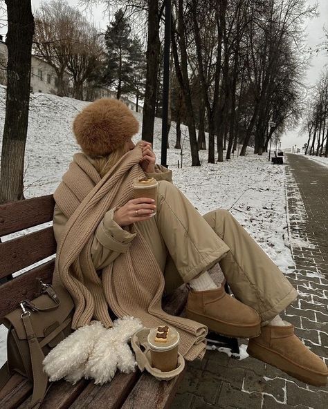 Christian Modesty, Korea Winter, 2023 Mood, Fur Coat Fashion, Pinterest Trends, Winter Outfits Aesthetic, Winter Street, Winter Inspo, Snow Outfit