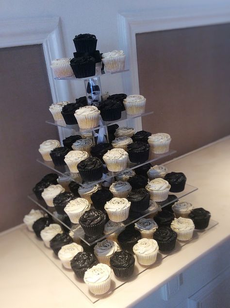 Food For Black And White Party, Black White And Silver Party Ideas, Black And White Birthday Food, Black And White Sweet 16 Decorations, Black And White Ball Party Theme, Black And White Cupcakes Birthday, Black And Silver Theme Party Decoration, Black White Sweet 16, Wedding Cupcakes Black And White