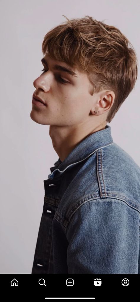 James Edward, Jaw Line, Men Haircut Styles, Boy Aesthetic, Blonde Model, Haircuts For Men, Hair Highlights, Mens Hairstyles, Golden Retriever