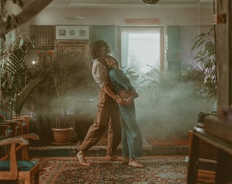 70s Couple, Famous Photographers, Kodak Portra, Couple Shoot, Engagement Photoshoot, Couples Photoshoot, Film Photography, Couple Photography, Photo Inspiration