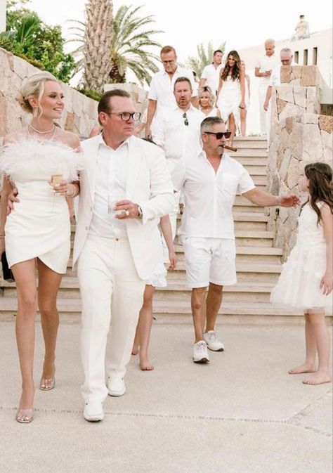 White Welcome Party, White Masquerade Party, White Party Attire, Boat Party Outfit, Hamptons Party, White Masquerade, All White Party Outfits, Cocktail Dress Code, Hamptons Dress