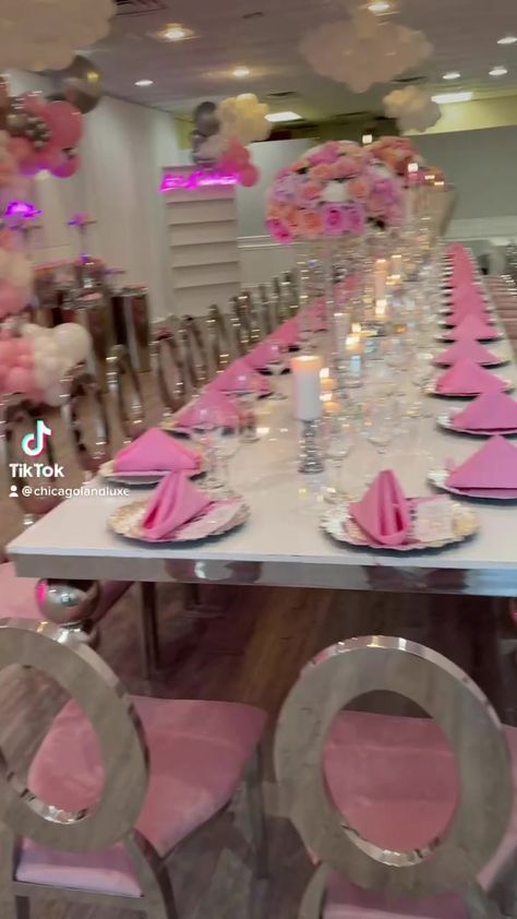 Birthday Brunch Set Up Ideas, 18th Birthday Dinner Ideas Party Themes, Dess Dior Birthday Dinner, 20th Birthday Dinner Ideas, Birthday Dinner Decoration Ideas, Venue Decorations Birthday, Venue Birthday Party, 21st Birthday Venue Ideas, Hall Party Ideas