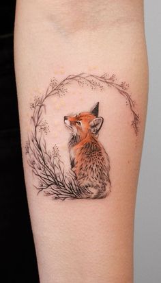 super cute fox tattoo ©️️ tattoo artist Deborah Genchi 💕💕💕💕💕 Font Tato, Bird Tattoos, Cat Tattoos, Inspiration Tattoos, Disney Tattoo, Tatuaje A Color, Tiny Tattoo, Fox Tattoo, E Tattoo