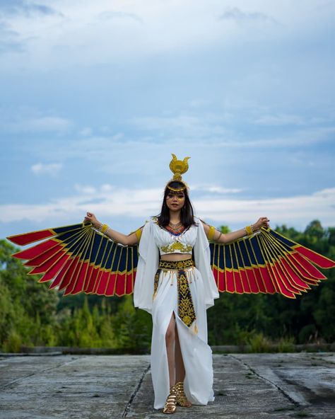 ART OF COSTUME Make up & Costume : @nadewid Model : @finmtaa_ @himtariusisbi @proditarius @isbibandung #goddess #isis #isisgoddess… | Instagram Diy Egyptian Goddess Costume, Egypt Outfit Ideas, Egyptian Outfit Ideas, Anubis Costume, Make Up Costume, Egyptian Outfit, Egyptian Goddess Costume, Egypt Costume, Egypt Goddess