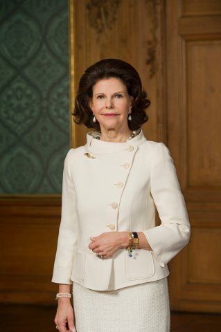 Full Name: Silvia Renate Sommerlath Title: Her Majesty The Queen of Sweden Born: December 23, 1943 in Heidelberg, Germany Parents: Walther Sommerlath and Alice Soares de Toledo Married: King Carl XVI Gustaf on June 19, 1976 at Stockholm Cathedral. Photo: Alexis Daflos, Royal Court King Queen Princess, Queen Silvia Of Sweden, Royal Houses, Queen Of Sweden, Victoria Prince, Royal Families Of Europe, Women Lawyer, Iran Pictures, Swedish Royalty