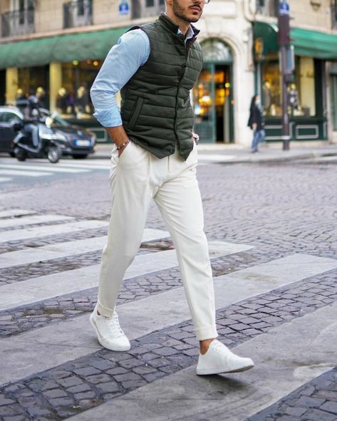 Winter outfit using sleeveless jackets, men. Sleeveless Jacket Outfit, Mens Winter Wardrobe, Vest Outfits Men, Christmas Outfit Men, Jacket Outfit Ideas, Comfy Christmas, Outfit Ideas Men, Mens Work Outfits, Smart Casual Menswear