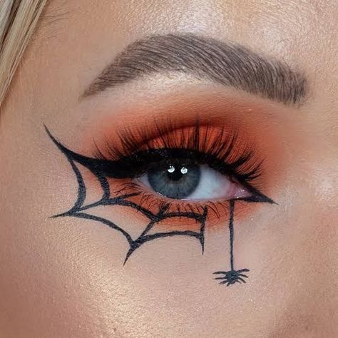 Halloween Makeup Easy Eyeshadow, Dark Princess Makeup Halloween, Halloween Makeup Jack O Lantern, Spider Eyeliner Easy, Halloween Makeup Beginners, Easy Halloween Eyeshadow Looks, Witch Makeup Spiderweb, Halloween Make Up Spiders, Cute Spider Makeup