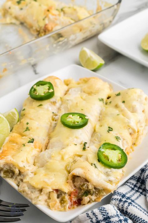 Creamy Shrimp Enchiladas, Shrimp Enchiladas Recipes, Shrimp Enchiladas, Creamy Shrimp Pasta, Flavorful Shrimp, Garlic Shrimp Pasta, Creamy Shrimp, Enchiladas Recipe, Green Enchilada Sauce