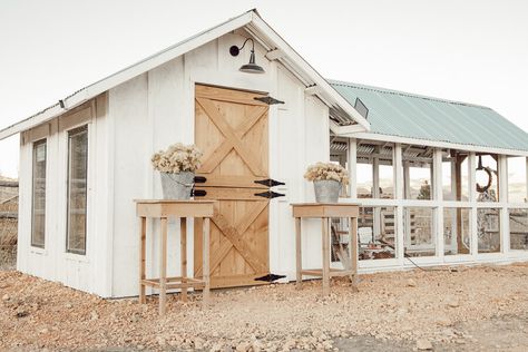 Chicken Coop Designs Diy, Chicken Coop Pallets, Cute Chicken Coops, Easy Chicken Coop, Chicken Tractor, Coops Diy, Coop Design, Chicken Coop Designs, Coop Plans