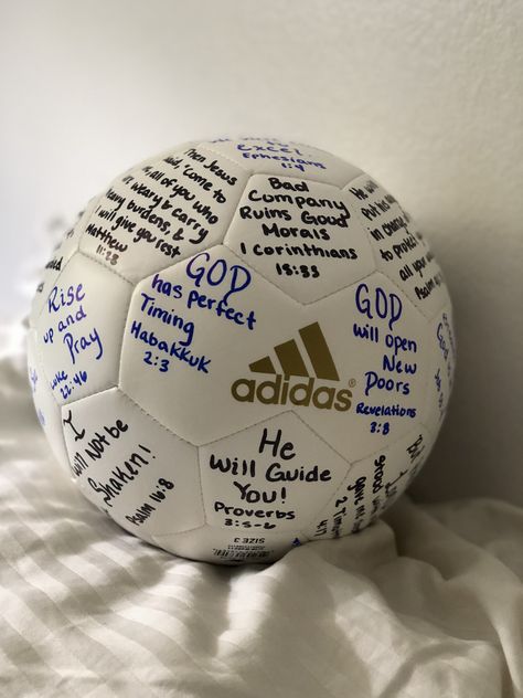 Creative Gifts For Boyfriend Football, Boyfriend Soccer Gifts, Soccer Ball Decorating Ideas, Soccer Senior Basket, Soccer Gifts For Boyfriend Diy, Birthday Gifts For Boyfriend Soccer, Soccer Birthday Gifts For Boyfriend, Cute Soccer Gifts For Boyfriend, Boyfriend Gifts Football