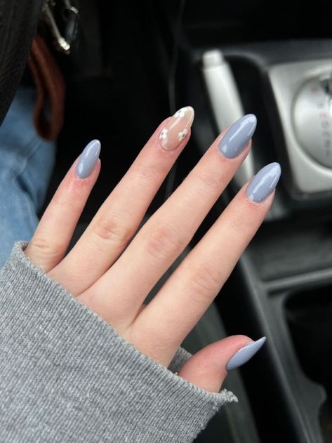 117 Nail Art Ideas To Turn Your Nails Into Tiny Little Artworks Ambre Nails, Nail Nail Designs, Acrylic Nails Ideas, Blue And Silver Nails, Summer Nails Art, Nail Art Inspo, Blue Gel Nails, Simple Spring Nails, Light Blue Nails