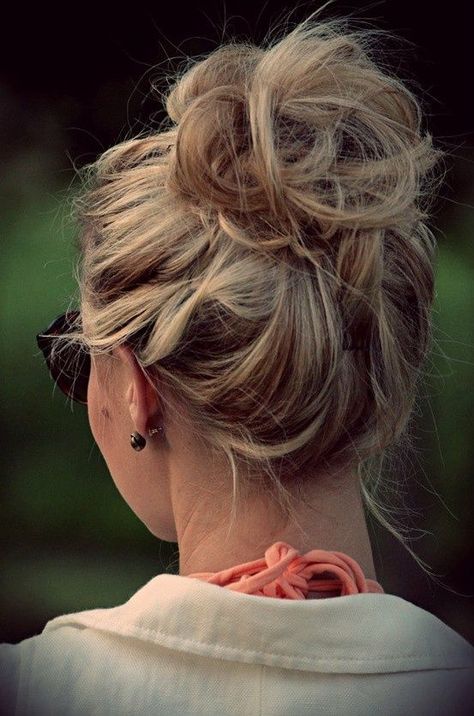 Airplane Hair, Updo Casual, Easy Updo Hairstyles, Looks Pinterest, Peinados Recogidos, Messy Bun Hairstyles, Great Hair, Messy Hairstyles, Hair Dos