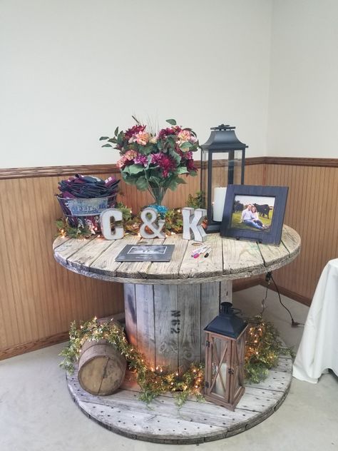 Wooden spool Wooden Spool Decor Ideas, Wooden Spools Wedding, Cable Drum Wedding Ideas, Wire Reel Wedding Ideas, Wedding Spool Tables, Wedding Spools Decoration, How To Decorate With Wooden Spools, Wood Spool Wedding Ideas, Big Wooden Spool Ideas