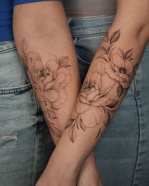 Tattoos For Women Forearm, Arm Tattoos For Women Forearm, Mutterschaft Tattoos, Forearm Flower Tattoo, Forarm Tattoos, Forearm Tattoo Design, Forearm Sleeve Tattoos, Cool Forearm Tattoos, Flower Tattoo Arm