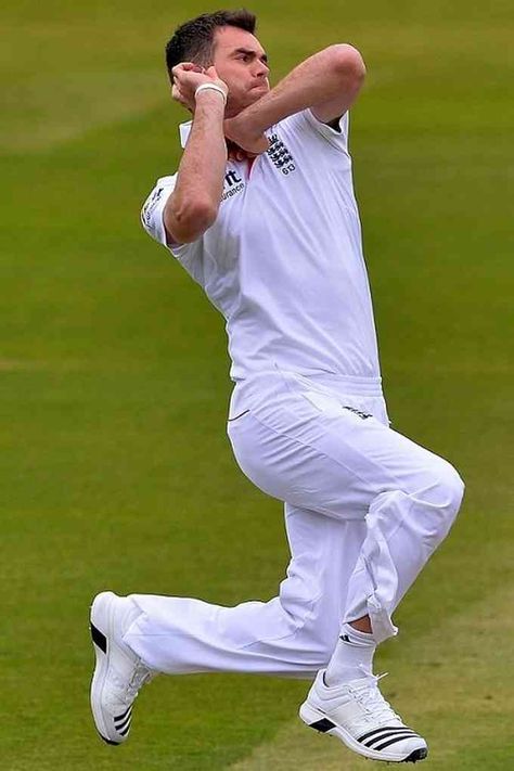 Jimmy Anderson, Ian Botham, Fast Bowling, Cricket Wicket, Cricket In India, James Anderson, Virat Kohli Instagram, Cricket Games, India Cricket Team