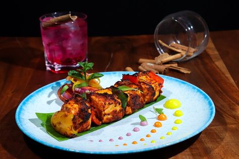 Dish Stater Restaurant Food - Free photo on Pixabay Paneer Tikka Recipe, Paneer Lababdar, Onions And Tomatoes, Indian Cheese, Mint Chutney, Paneer Dishes, Tikka Recipe, North Indian Recipes, Indian Appetizers