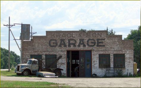 Old Auto Repair Shop" Ghosts of the Midwest, NB 7-25-13a | Flickr ... Vintage Auto Shop, Old Trucks For Sale, Car Repair Shop, Auto Shop, Car Breaks, Old Garage, Old Gas Stations, Mechanic Garage, Auto Body Repair