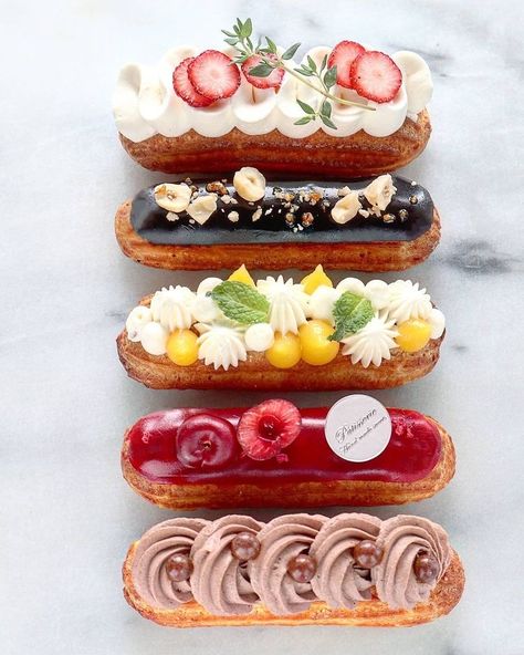 Patisserie Fine, Eclair Recipe, Gourmet Desserts, Beautiful Desserts, Fancy Desserts, Baking And Pastry, Cute Desserts, Eclairs, Mini Desserts