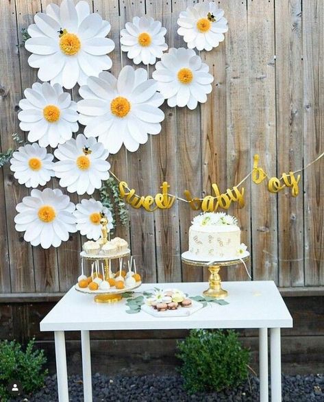 Elegant Birthday Ideas, Apple Birthday, Flower Birthday Party, Daisy Party, Baby Birthday Decorations, Simple Birthday Decorations, Elegant Birthday, Diy Birthday Decorations, Flower Party