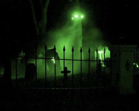 Graveyard Aesthetic Green, Halloween Green Aesthetic, Green Spooky Aesthetic, Oogie Boogie Aesthetic, Green Goth Aesthetic, Green Halloween Aesthetic, Neon Halloween Aesthetic, Goosebumps 2023, Goosebumps Aesthetic