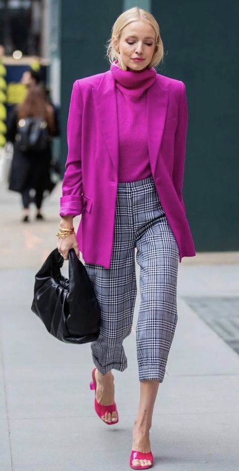 Magenta Blazer Outfit, Magenta Outfit Ideas, Magenta Outfit, Magenta Blazer, Light Pink Blazers, Leonie Hanne, Blazer Outfit, Pink Blazer, Blazer Outfits