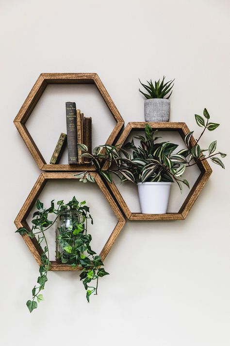 Hexagonal Shelves, Honeycomb Shelves, Hexagon Shelves, Interior Design Per La Casa, Long Gowns, Wall Shelves Design, House Projects, Shelf Design, Decor Living Room