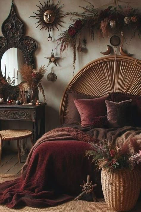 Dark Victorian Aesthetic Bedroom, Dark Academia Vanity, Moody Boho Bedroom, Art Deco Decoration, Casa Country, Dark Home Decor, Dream Room Inspiration, Room Inspiration Bedroom, Bedroom Aesthetic