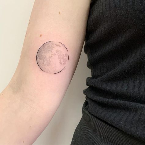 Whole Moon Tattoo, Simple Full Moon Tattoo, Full Moon Tattoo Designs, Pulsar Map, Moon Outline, Night Tattoo, Full Moon Tattoo, Matching Tats, Moon Phases Tattoo